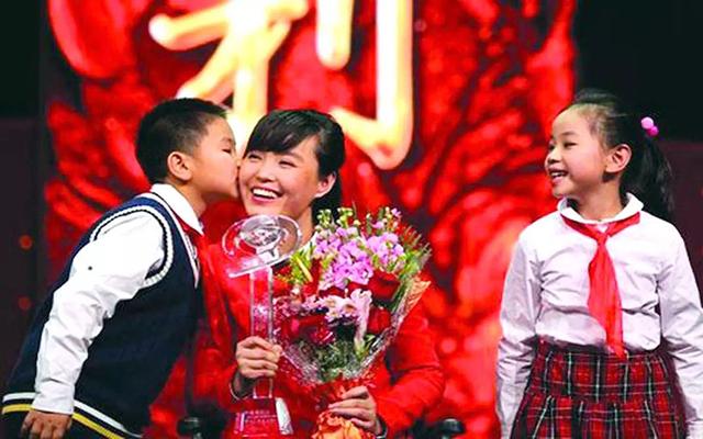 女教师张丽莉个人简历（80后最美教师张丽莉）(1)