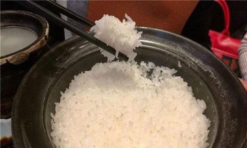 铜锅洋芋饭拉丝了还能吃