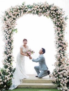 ​搞笑艺人公开婚纱照~洪允花通过坚持运动和调整饮食