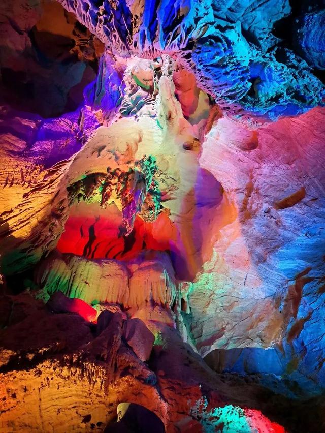 最美高铁线路旅游攻略（国内首条旅游高铁来了）(41)