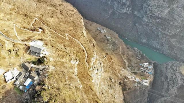 最美高铁线路旅游攻略（国内首条旅游高铁来了）(22)