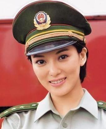 被《花花公子》开价25万美金拍全裸封面，彭丹：我只脱给华人看