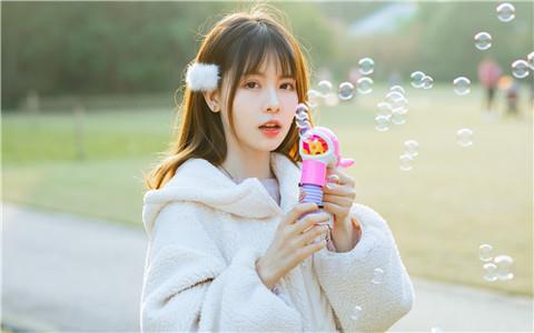 女朋友生气了买花去哄她怎么说