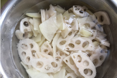 藕和土豆一起怎么炒,怎样炒藕片好吃又简单的做法大全图3