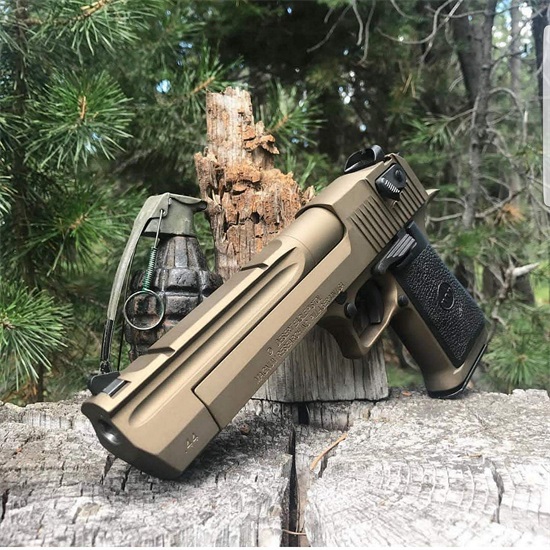 枪械欣赏系列，手枪图一组送给爱枪的你，看一下过过眼瘾