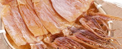 ​干鱿鱼切哪一面会卷起 鱿鱼切正面还是反面