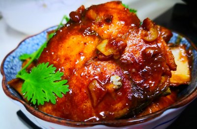 ​鲅鱼怎么做好吃 家常？别只会加水炖，多加这2味，鱼肉鲜嫩不腥气，出锅特别香