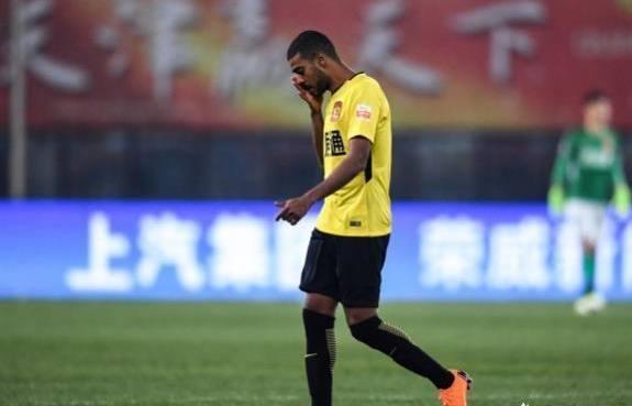 阿兰恶意报复 队友拳头相向 丑事不断的恒大这是咋的啦？