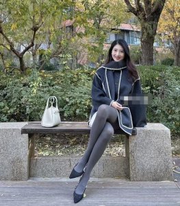 ​肤色白皮肤黑的穿什么颜色好看（皮肤黑穿这5个颜色既显白显年轻）