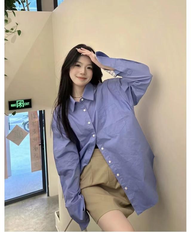 肤色白皮肤黑的穿什么颜色好看（皮肤黑穿这5个颜色既显白显年轻）(7)