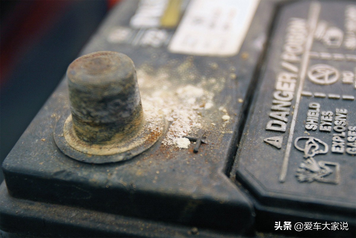 汽车电瓶寿命可以用6年（汽车电瓶用了6年还能用吗）