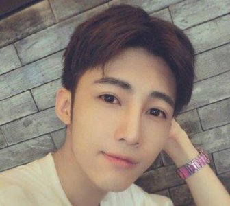 ​有几种最好看的中分发型（中分发型看颜值）