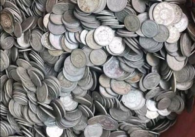 ​这些老钱币，大家如果遇到了，一定好好收藏，每一套都价值万金！