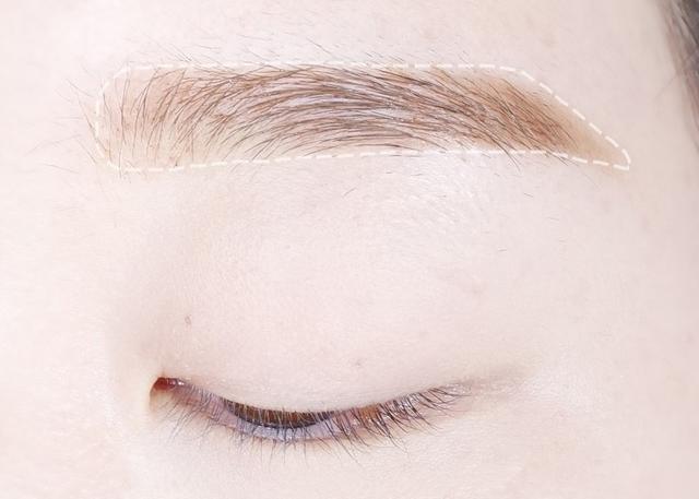 超简单单眼皮眼妆教程(最简单粗暴的单眼皮眼妆)(1)