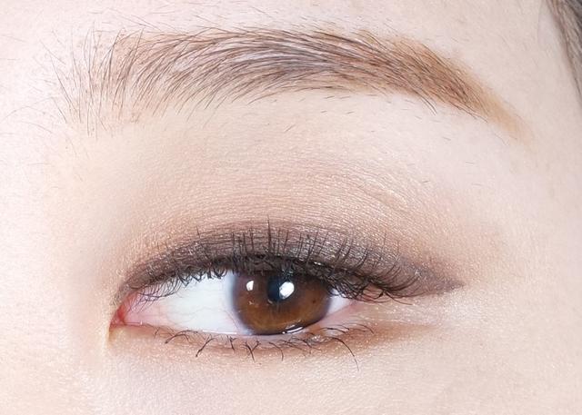 超简单单眼皮眼妆教程(最简单粗暴的单眼皮眼妆)(12)