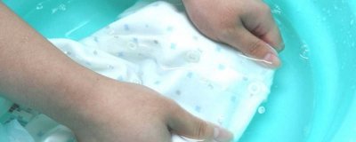 ​衣服发黄的奶渍怎么洗 衣服上奶渍发黄怎么洗掉小妙招视频