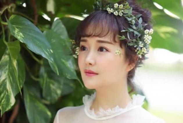 20岁演魔仙小蓝走红，曾与袁奇峰传绯闻，如今31岁很美却单身