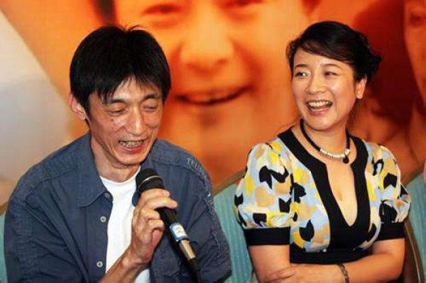 陈小艺被曝姐弟恋，李若彤微博ID改回本名