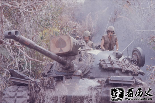 越南战争中,美国宁愿战败为何也不扔原子弹?