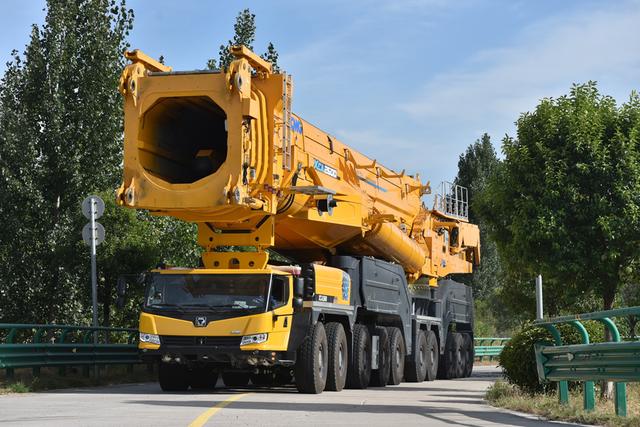 巨无霸吊车徐工（全球第一吊徐工XCA2600高端狂飙）(5)