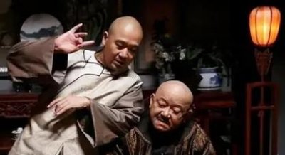 ​面对和珅出的三斤四两五花肉，纪晓岚是如何应对的？