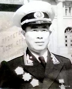 ​海军原副司令员，开国中将——刘道生
