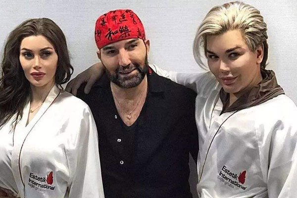 刘梓朝弯弯的金针菇什么道理 为什么会称为是蛇精脸