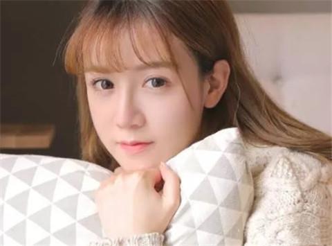 女生说自己丑死了怎么回1