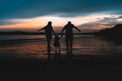 “永不变心”的三个生肖，从不三心二意，恩爱一生甜蜜幸福