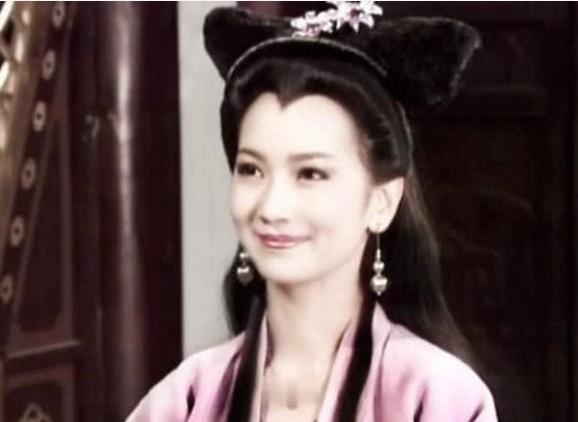 赵雅芝的儿媳妇曝光，比当年的赵雅芝还美，网友：两人像姐妹！