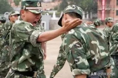 ​GIF教学：5组军警格斗招式，简单实用、一招制敌