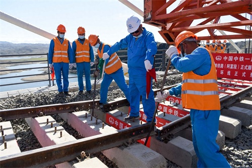 中国新疆又一铁路全线贯通 官方称北疆铁路环线正式形成