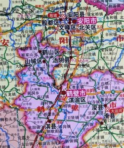 ​河南省汤阴县有个羑里城八卦阵，里面有八个阵势，像迷宫一样