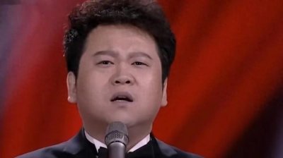 ​薛皓垠如何演绎《怀念战友》？悲壮歌声是否直击你的心灵？