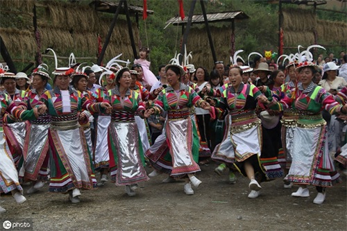 探秘中国最独特族裔——白马人,东亚最古老的部族