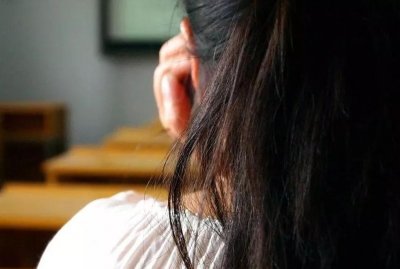 ​73岁老汉嫖娼“失足女”，脱下裤子后惊呼：这女的咋还有“把”