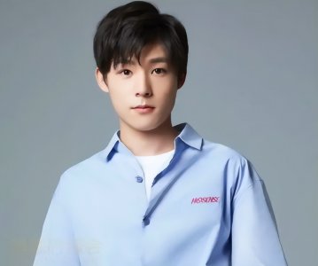 ​中戏2022艺考第一官宣，长相清冷帅气，原来是“觉醒年代”的乔年