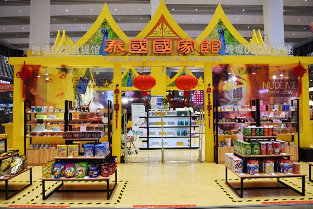 郑州有个中大门 很多郑州人没有来过 更不知道这里可以买全球