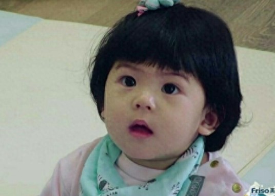 波妞超萌照，人家不是胖，只是肉嘟嘟