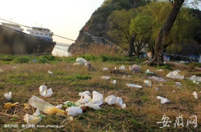 ​芜湖天门山垃圾遍地 曾因李白《望天门山》闻名天下