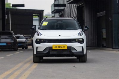 ​领克01：沃尔沃2.0T发动机+优质的爱信8AT变速箱，拒绝＂价格战＂。