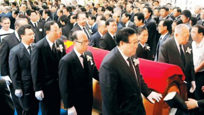 ​“最穷富豪”庄世平：无偿捐献国家1800亿，去世享国葬待遇