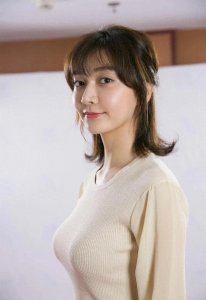 ​潘之琳定装美照