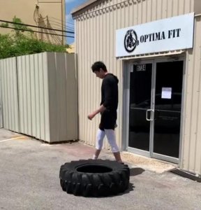 ​周琦发训练视频，网友看到轮胎笑喷了！周琦你确定不是搞笑的吗？