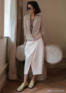 ​皮肤偏黄、偏黑的女性，少穿黑白灰！其实这4种颜色更高级显白