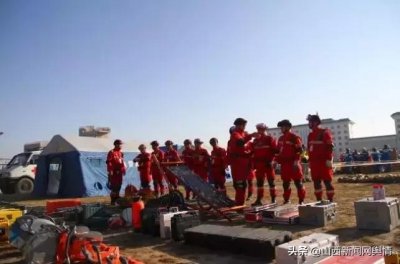 ​二青会火炬手发明现实版“蜈蚣挂山梯”，竟是因为一名90多公斤的男子……