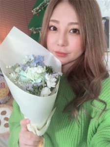 ​出道12年，参演1600多部作品的大槻响