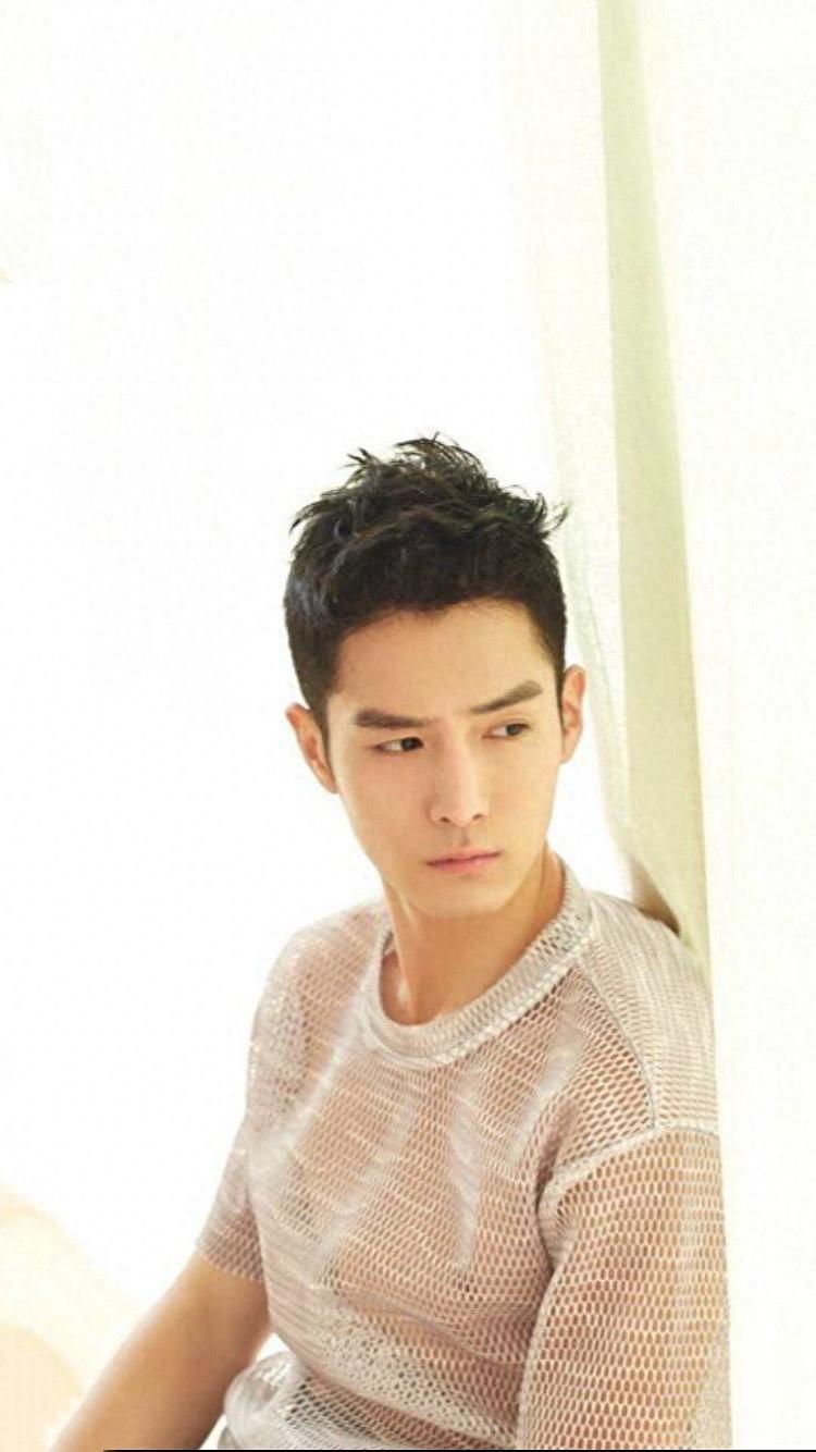 高颜值的内地小生盛一伦