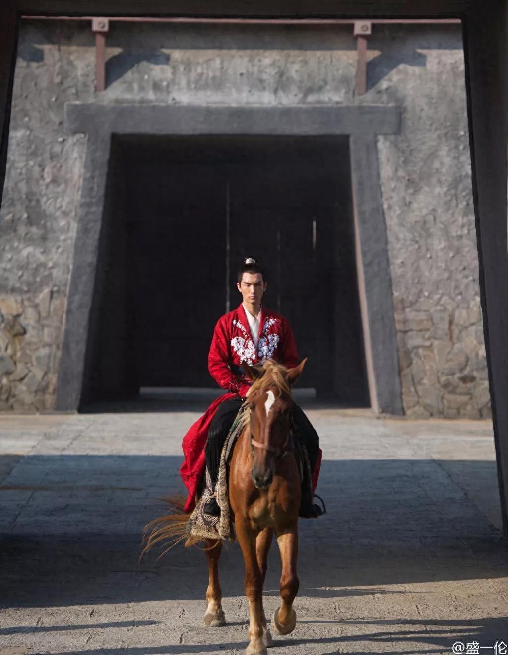 高颜值的内地小生盛一伦