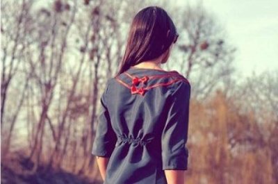 ​心理测试：哪个女孩的背影让你感到伤心？测测你的内心有多残忍